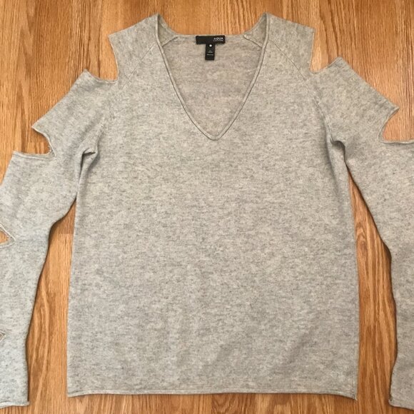 Aqua Cashmere Gray V-neck Cutout Sleeves Sweater S - Picture 3 of 9